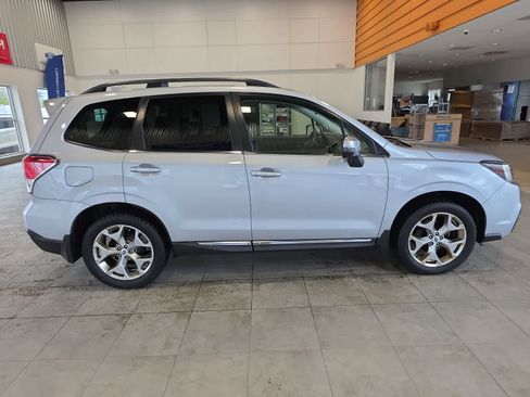 Used 2017 Subaru Forester 2.5i Touring AWD/4WD image 6