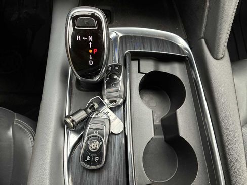 Used 2019 Buick Enclave Premium image 16