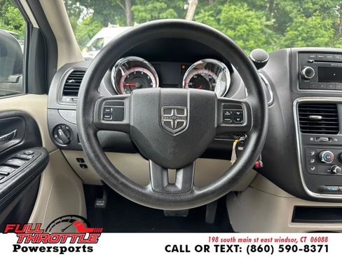 Used 2012 Dodge Grand Caravan SXT image 25