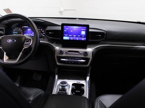 Used 2023 Ford Explorer XLT w/ Equipment Group 202A image 2