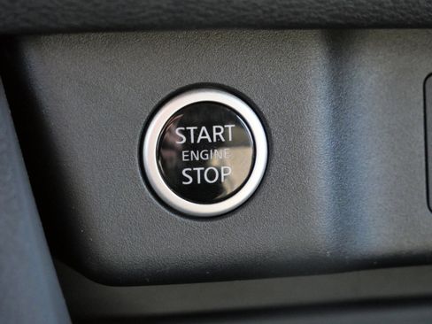 Used 2023 Nissan Rogue SV image 28