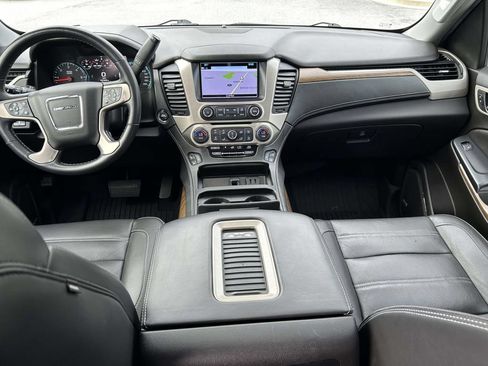 Used 2020 GMC Yukon Denali w/ Denali Premium Package RWD image 17
