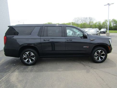 Used 2025 GMC Yukon XL AT4 w/ AT4 Premium Package AWD/4WD image 7