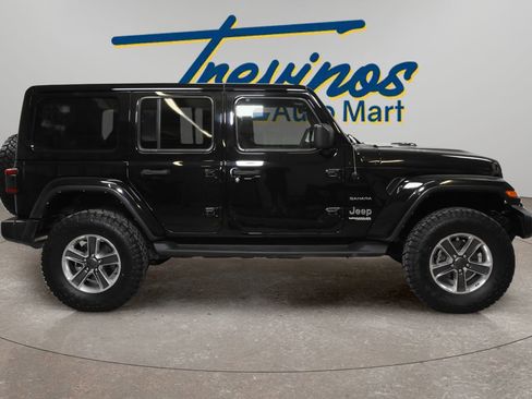 Used 2021 Jeep Wrangler Unlimited Sahara image 4