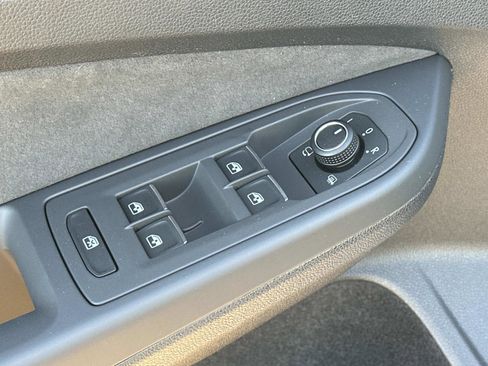 New 2026 Volkswagen GTI SE image 17