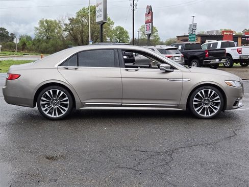 Used 2019 Lincoln Continental Reserve image 6
