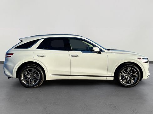 Used 2024 Genesis GV70 2.5T w/ Select Package image 6