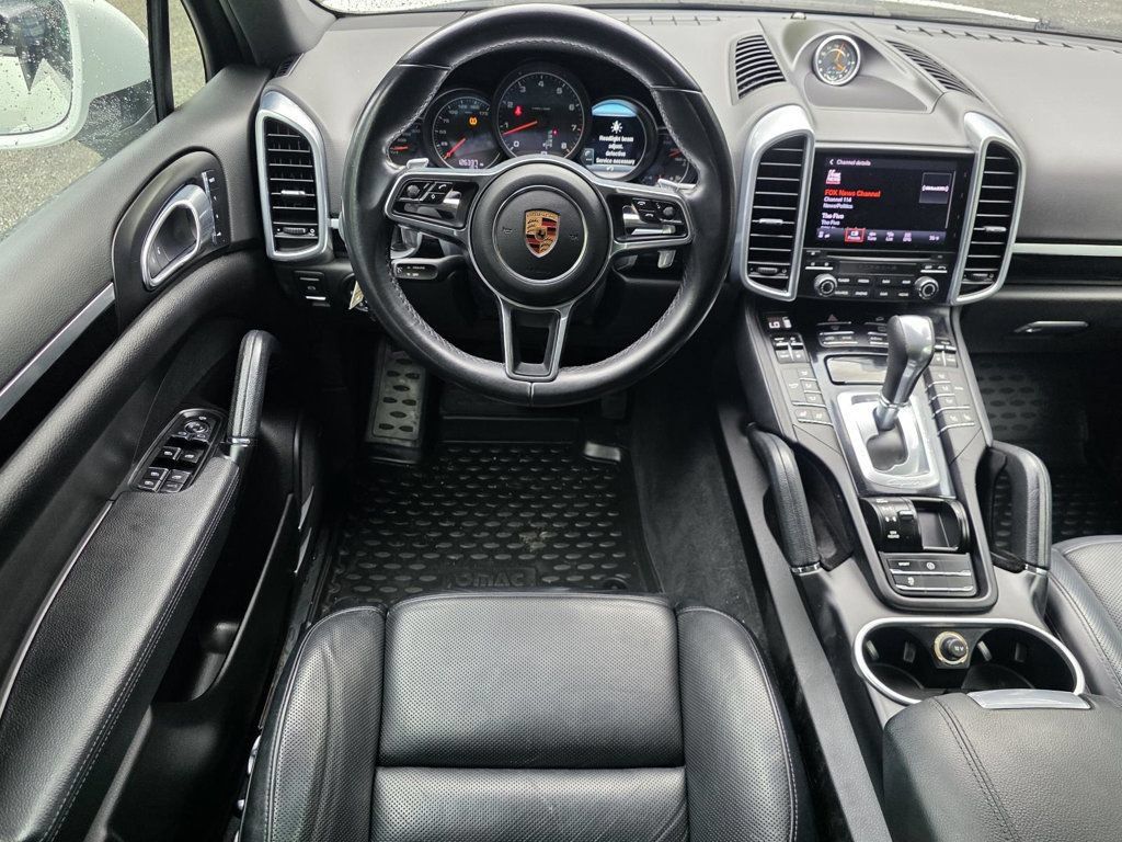 Used 2017 Porsche Cayenne AWD/4WD image 11