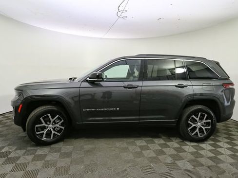 Used 2025 Jeep Grand Cherokee Limited AWD/4WD image 6