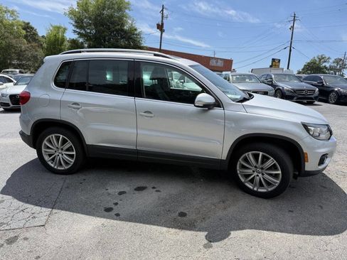 Used 2016 Volkswagen Tiguan SE FWD image 3