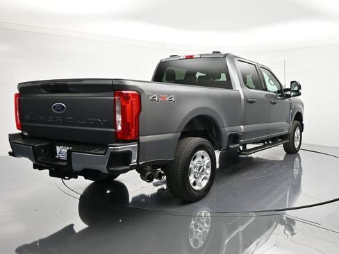 Certified 2025 Ford F250 XLT image 5