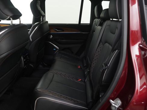 Used 2022 Jeep Grand Cherokee Summit image 14