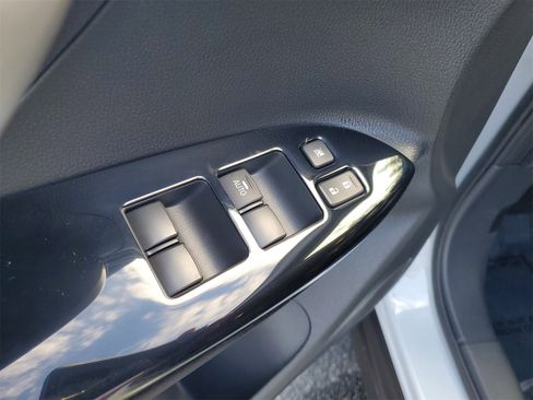 New 2026 Mitsubishi Eclipse Cross LE image 9