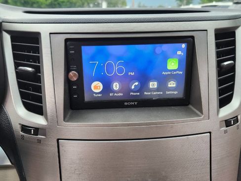 Used 2011 Subaru Outback 2.5i Premium image 34