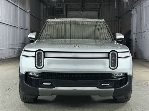Used 2022 Rivian R1T Adventure image 2