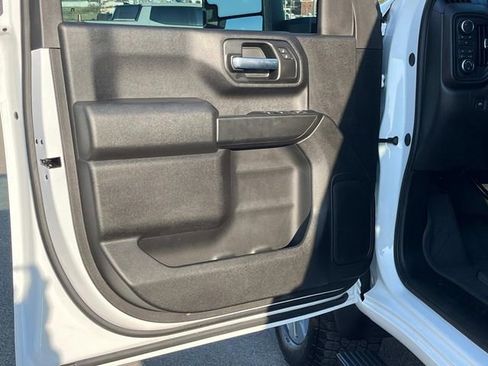 Used 2025 Chevrolet Silverado 2500 Custom w/ Custom Value Package image 27