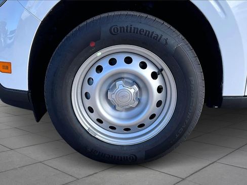 New 2025 Ford Maverick XL image 11