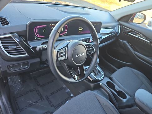 Used 2025 Kia Seltos S image 21