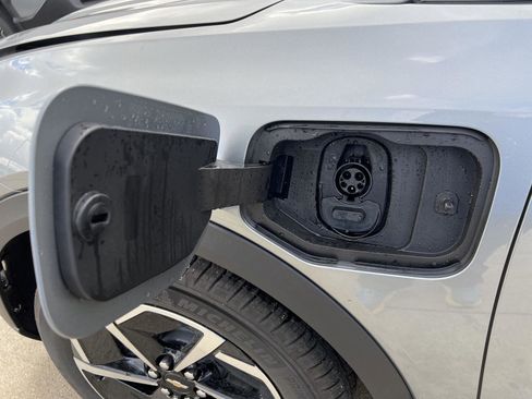 New 2026 Chevrolet Equinox EV LT image 30