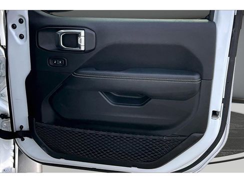 Certified 2022 Jeep Wrangler Unlimited Sahara w/ LED Lighting Group image 20