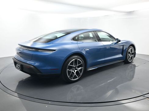 Used 2025 Porsche Taycan image 15