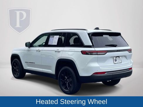 Used 2026 Jeep Grand Cherokee Altitude RWD image 7