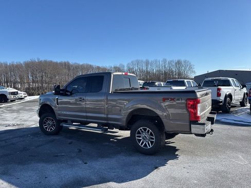 Used 2019 Ford F250 Lariat w/ Lariat Value Package image 4
