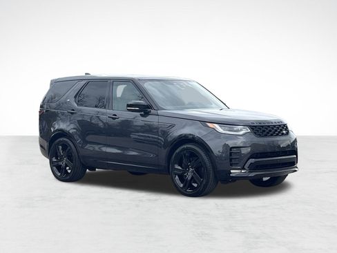 New 2025 Land Rover Discovery Dynamic SE image 6