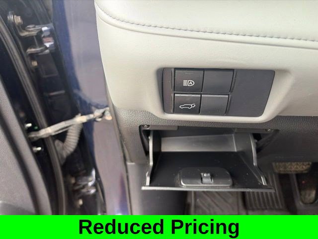 Used 2020 Toyota Highlander XLE AWD/4WD image 20
