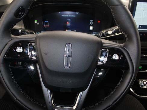 New 2026 Lincoln Corsair Premiere image 35