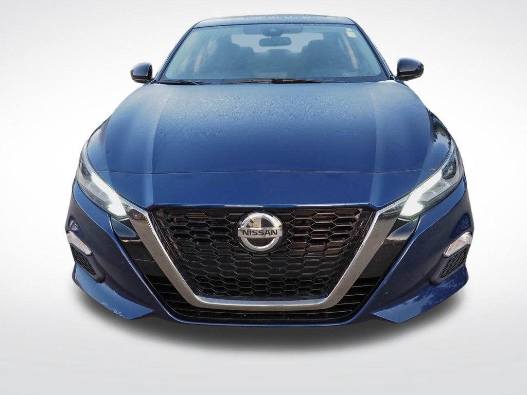 Used 2020 Nissan Altima 2.5 SR w/ Premium Package FWD image 2