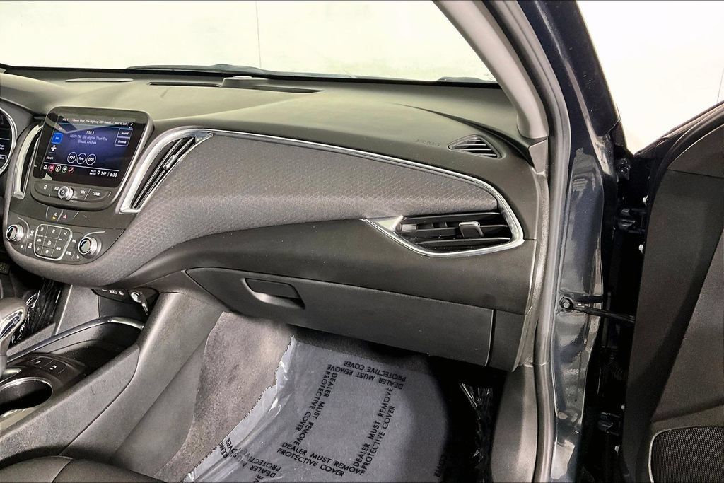 Used 2021 Chevrolet Malibu LT FWD image 15
