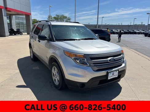 Used 2012 Ford Explorer 4WD w/ Class III Trailer Tow Pkg image 4
