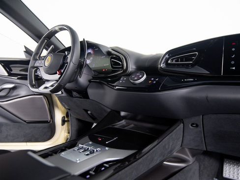 Used 2025 Ferrari Purosangue image 35