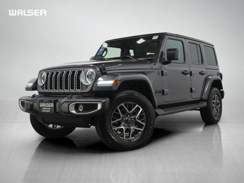 Used 2025 Jeep Wrangler Unlimited Sahara AWD/4WD image 1
