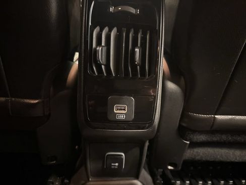 Used 2023 Jeep Compass Trailhawk AWD/4WD image 12