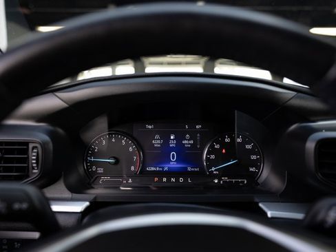 Used 2021 Ford Explorer XLT image 9