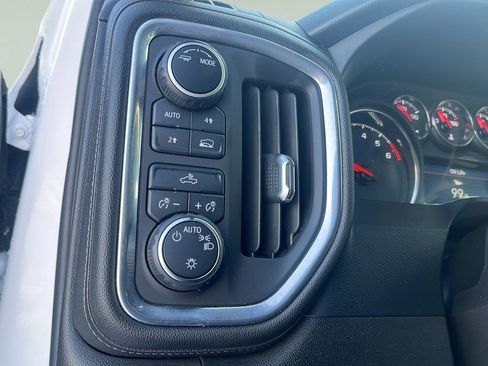 Used 2022 Chevrolet Silverado 1500 LT AWD/4WD image 20