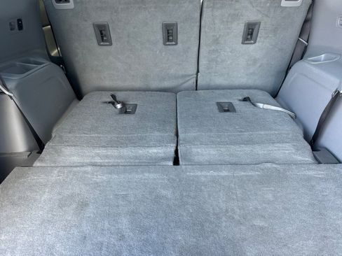 Used 2021 GMC Acadia SLT image 18