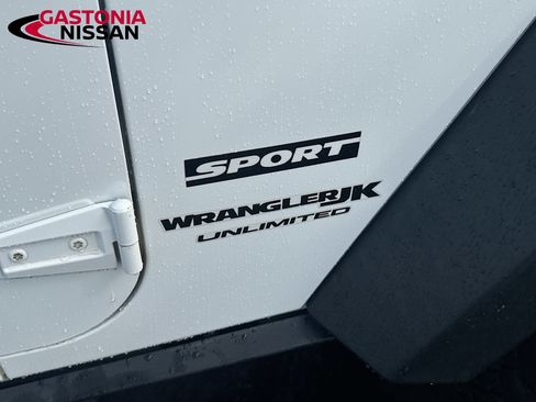 Used 2018 Jeep Wrangler Unlimited Sport S AWD/4WD image 30