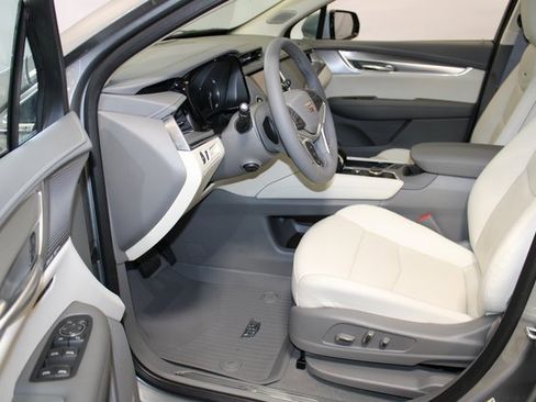 New 2025 Cadillac XT5 Premium Luxury w/ LPO, Floor Liner Package image 4