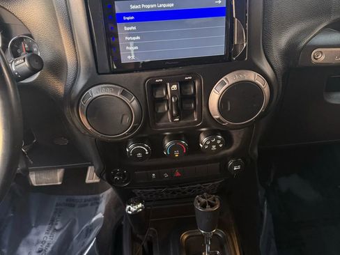 Used 2018 Jeep Wrangler Unlimited Sport S image 28