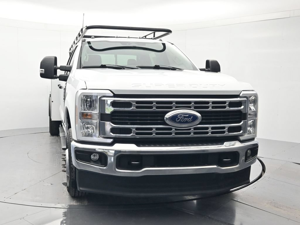Used 2024 Ford F350 XLT AWD/4WD image 2