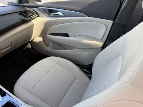 Used 2020 Buick Regal Preferred image 15