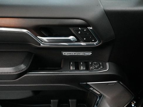Used 2024 GMC Sierra 1500 Denali w/ Technology Package image 12
