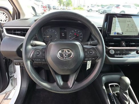 Used 2025 Toyota Corolla LE FWD image 14