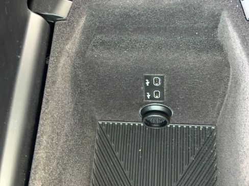 Used 2023 BMW i7 xDrive60 image 37