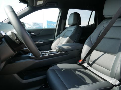 New 2026 Chevrolet Equinox LT AWD/4WD image 4