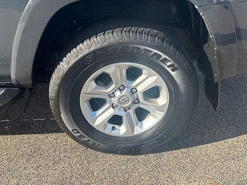 Used 2024 Toyota 4Runner SR5 image 40