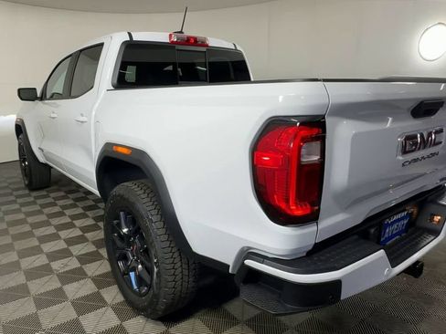 New 2026 GMC Canyon AT4 w/ AT4 Premium Package AWD/4WD image 9
